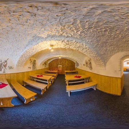 Apartmany-Zamecka Restaurace Jindrichovice Exteriör bild