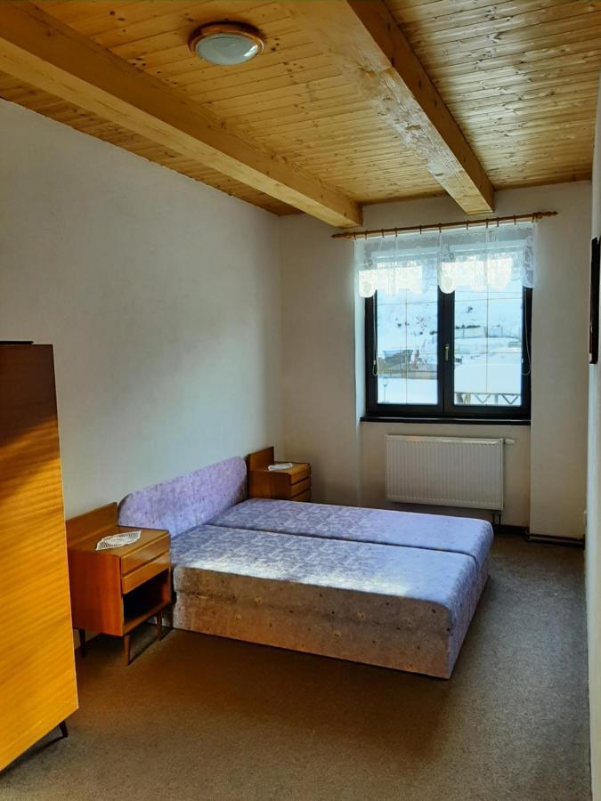 Apartmany-Zamecka Restaurace Jindrichovice Exteriör bild