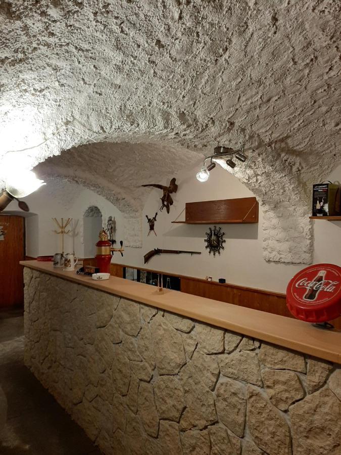 Apartmany-Zamecka Restaurace Jindrichovice Exteriör bild