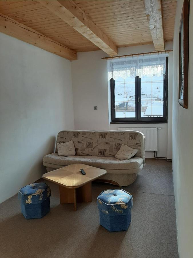 Apartmany-Zamecka Restaurace Jindrichovice Exteriör bild